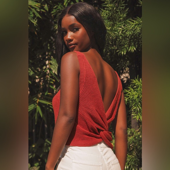 Lulus Tops - Lulus Twist Back Tank Top